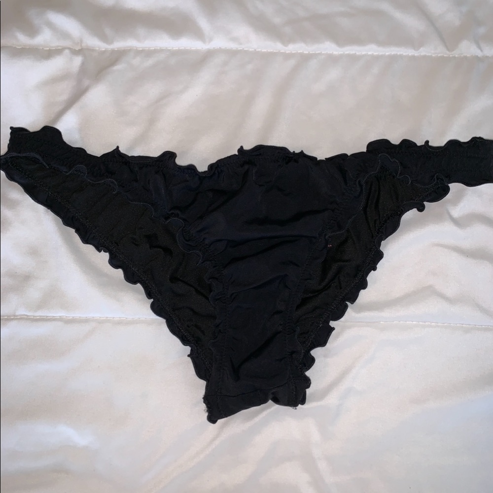 Thong bikini bottoms
